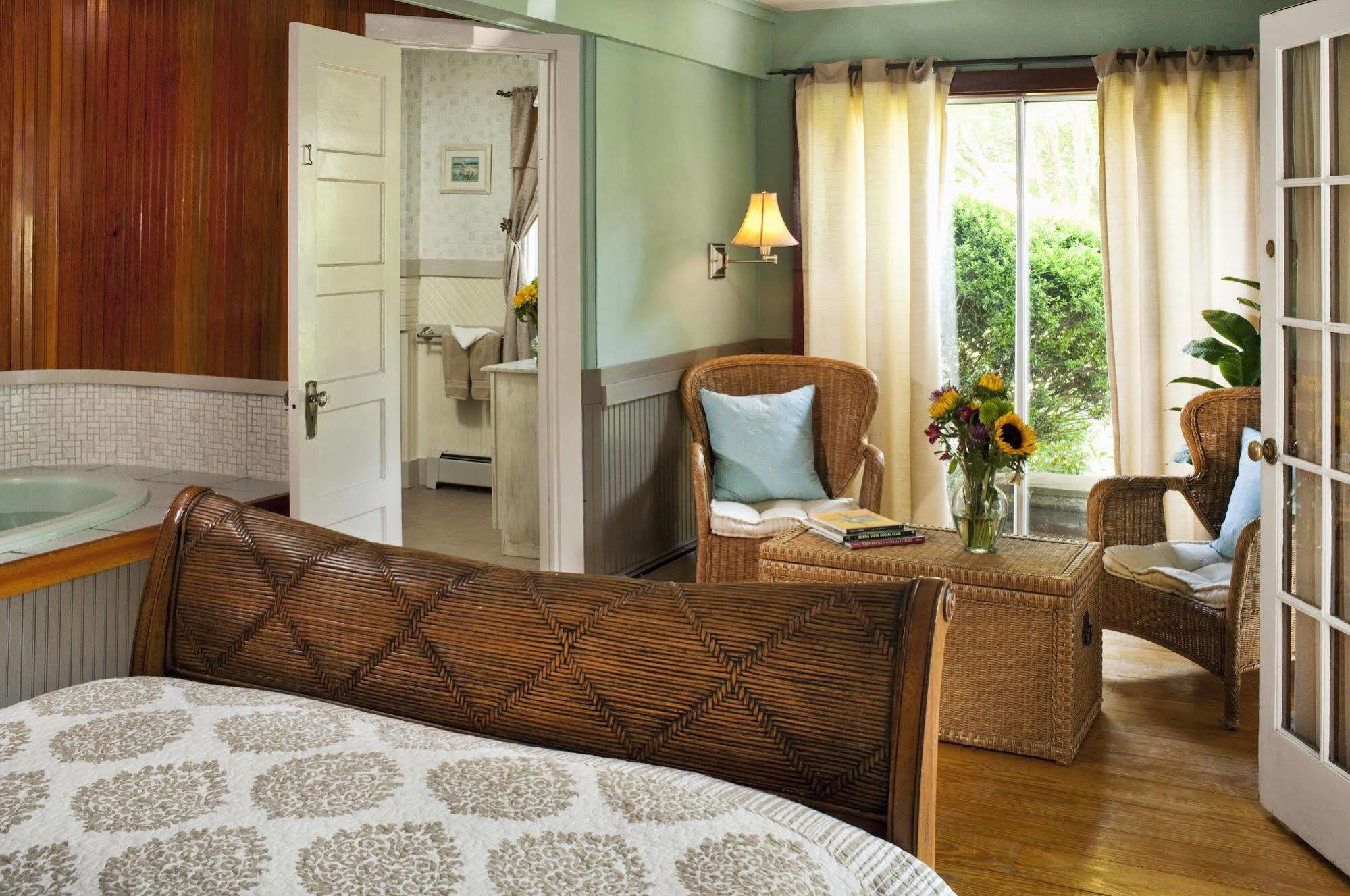 Abbey'S Lantern Hill Inn Ledyard Center Esterno foto